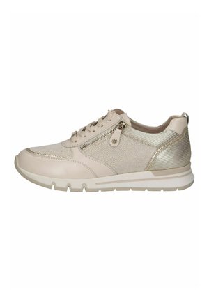Scarpa sportiva beige con tomaia in tessuto a rete testurizzato e pelle liscia, dettagli metallici, chiusura con lacci e zip laterale; suola imbottita.