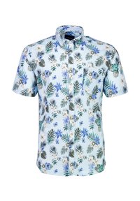 Korte mouwen blouse met knoopsluiting van lichtblauwe stof, met een bloemenpatroon van blauwe en groene bloemen en bladaccenten. Inclusief een opgestikte pocket.