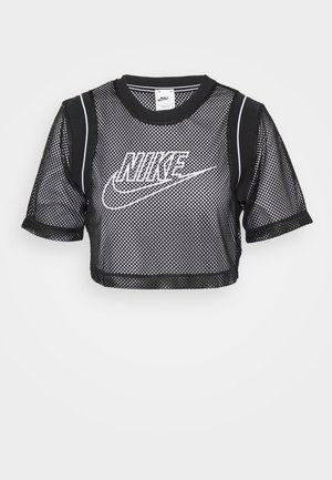 Sort Nike kortærmet mesh-shirt med hvidt logo og striber på skuldrene mod en ensfarvet baggrund.