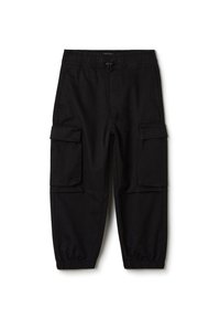 Zwarte cargobroek met een elastische tailleband en trekkoord. Voorzien van twee zij-cargopockets en elastische boorden bij de enkels. Gemaakt van een katoenmix.