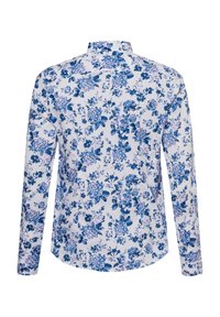 Koszula z długim rękawem w kwiatowy wzór z niebieskimi i różowymi kwiatami na białym tle. Kołnierzyk zapinany na guziki i zaokrąglony dół.