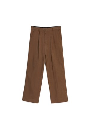 Pantalones de cuadros marrones con un diseño de pierna ancha, hechos de una tela texturizada. Cuentan con una cintura y bolsillos laterales profundos.