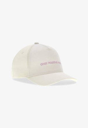Casquette de baseball blanc cassé avec une visière incurvée et un texte brodé en rose "ONLY POSITIVE VIBES" sur le panneau avant.