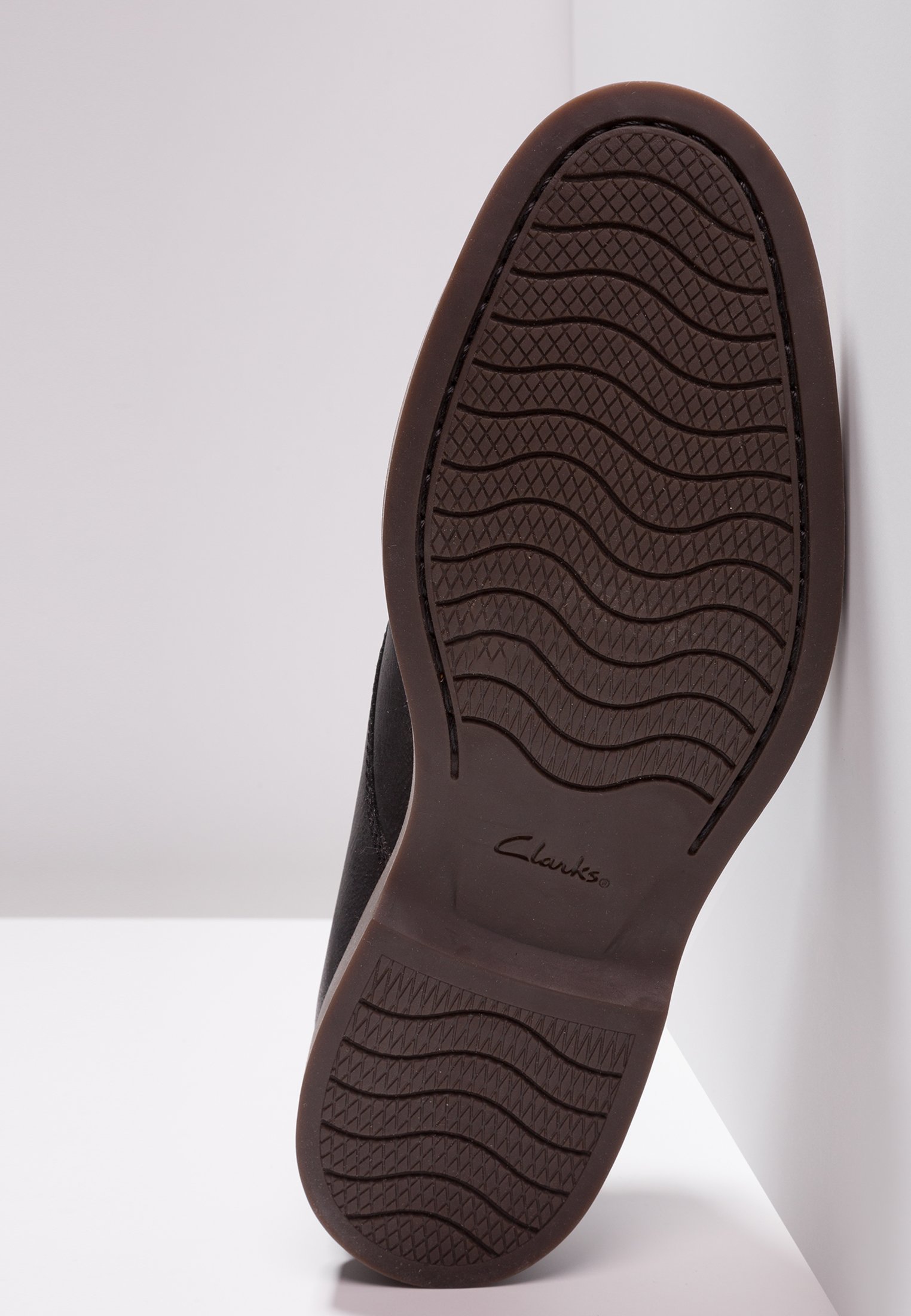 clarks atticus lace schwarz