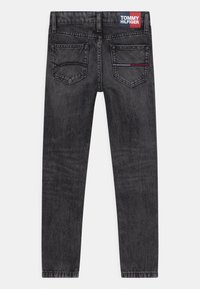 Tommy Hilfiger SPENCER SLIM TAPERED - Slim fit -farkut - grey denim