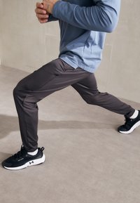 ICANIWILL - STRIDE WORKOUT PANTS - Verryttelyhousut - charcoal Pienoiskuva 1