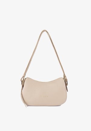 Sac à bandoulière en cuir beige avec un dessus courbé, une sangle réglable, une fermeture éclair et un logo discret "Lancaster Paris" en or sur le devant.