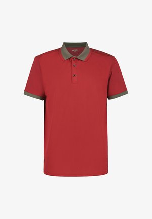 Rood poloshirt met korte mouwen, olijfgroene kraag en mouwboorden, voorzien van een knoopsluiting met drie knopen en een label van middelgrote maat.