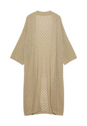 Cárdigan abierto de punto beige con mangas tres cuartos, que presenta un patrón de diamantes y una silueta suelta y fluida. Tejido texturizado.