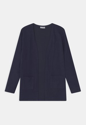 Cardigan aperto blu navy con maniche lunghe e due tasche applicate frontali, disteso su uno sfondo bianco.