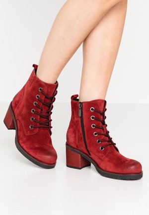 Bottines à lacets - red