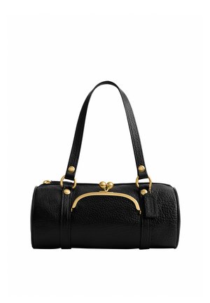 Schwarze zylindrische Handtasche aus strukturiertem Leder mit goldfarbenem Metallverschluss und -beschlägen, zwei Schulterriemen und einer kleinen vorderen Reißverschlusstasche.