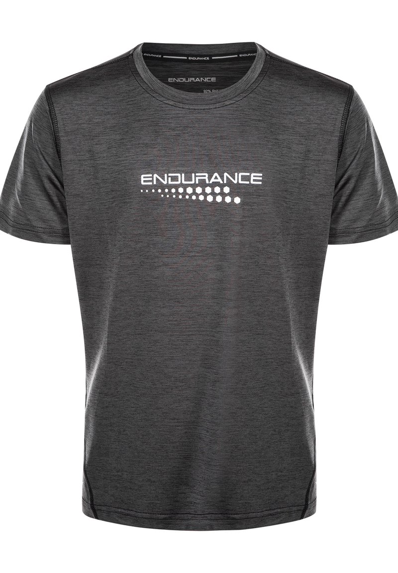 Grå sportt-shirt i 92% polyester. Har en rund halsringning och en tryckt logga "ENDURANCE" i vitt med prickiga detaljer.