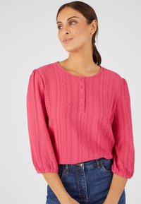 Damart AJOURÉE ET BRODÉE - Jersey de punto - framboise