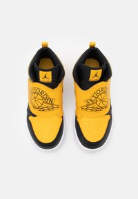 Jordan SKY JORDAN 1 - Sapatilhas de cano alto - black/university gold/white