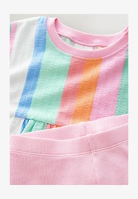 Neselectat, rainbow stripe