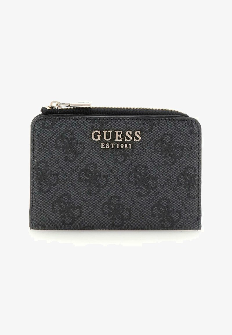 Portafoglio nero texturizzato con motivo a logo ripetuto, marchio in tonalità argento "GUESS EST 1981", chiusura a zip e bordi lisci.