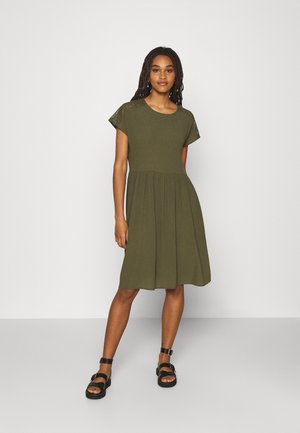 VMNANCY KNEE DRESS - Denní šaty - ivy green