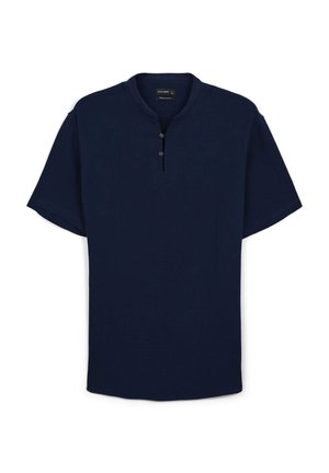 Navyblaues kurzärmliges Hemd mit Stehkragen, Drei-Knopf-Leiste und einem weichen Textilstoff. Gerader Saum und lockere Passform.