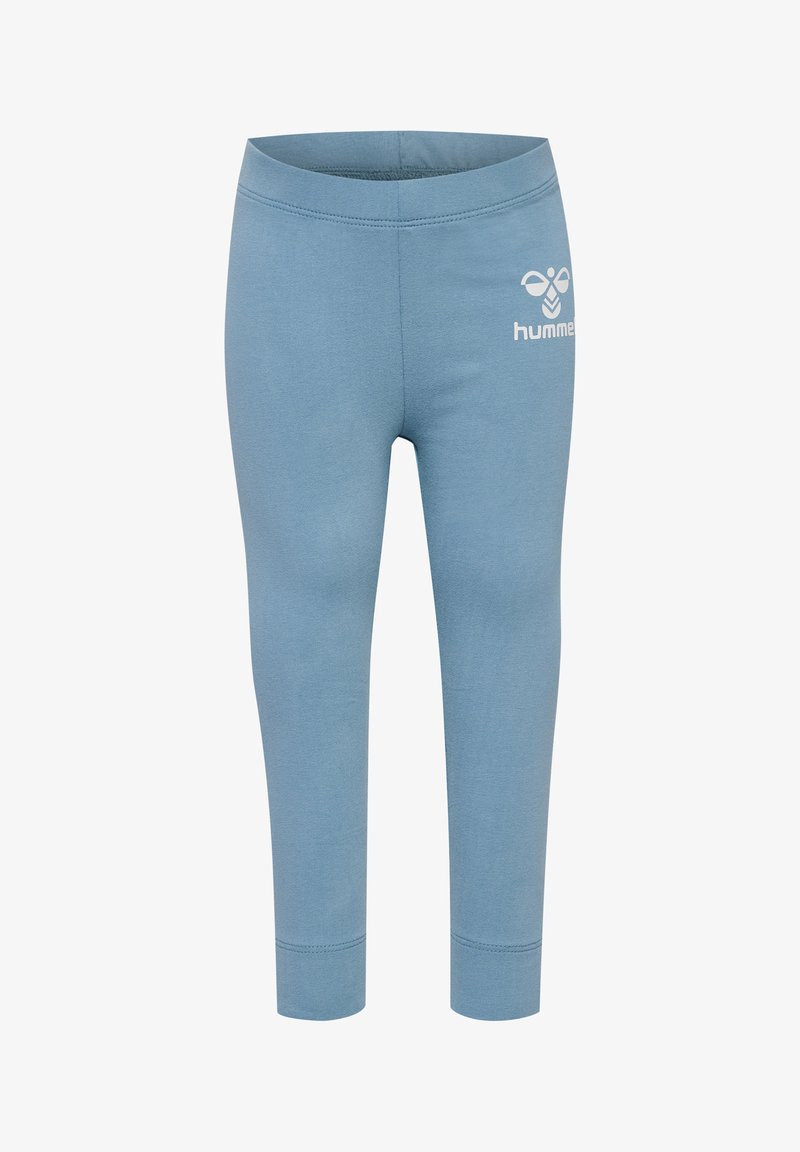 Lichtblauwe legging van rekbaar materiaal, met een zachte textuur en een elastische tailleband, met een wit logo gedrukt aan de zijkant.