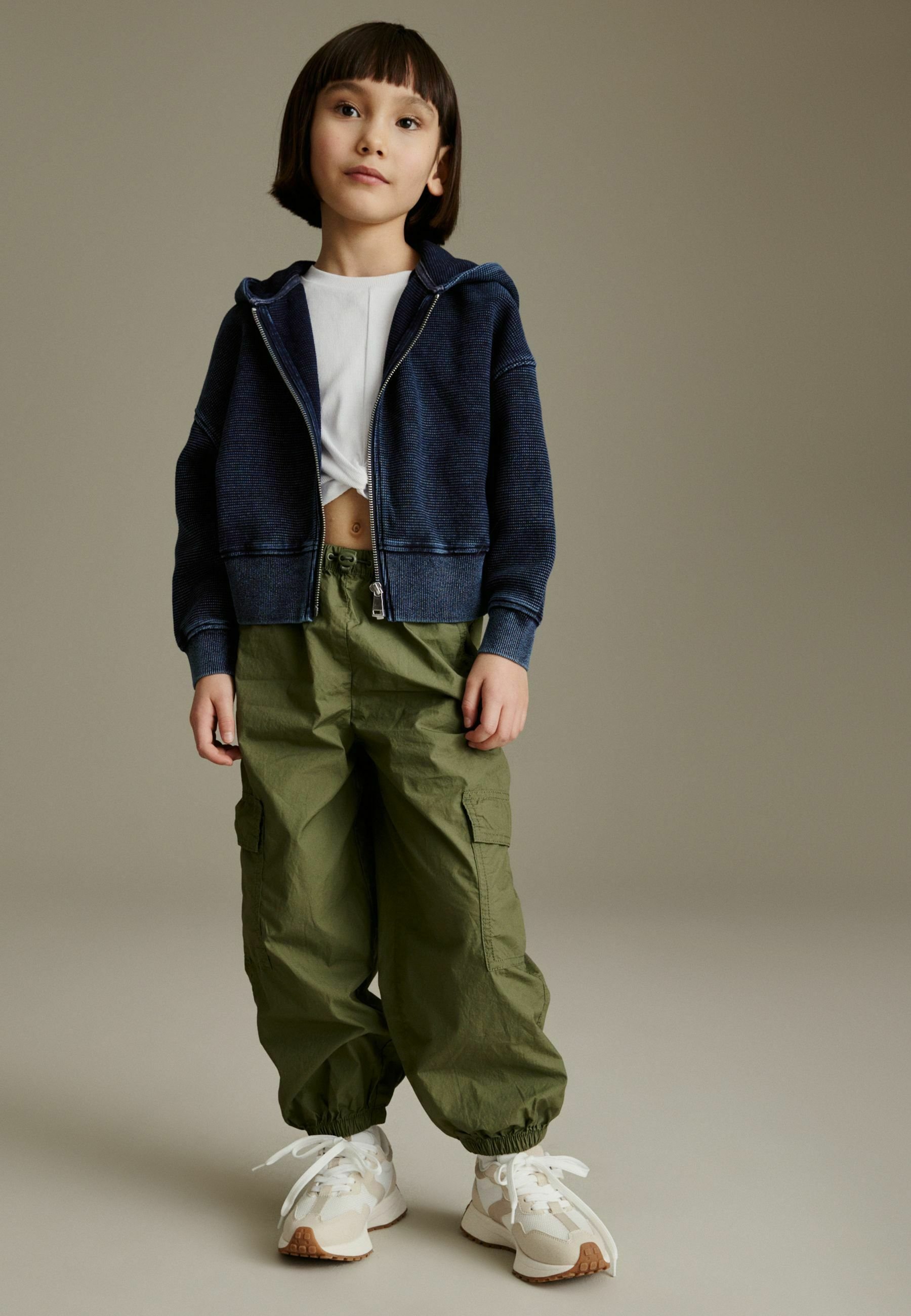 Sweat Brodé Pour Fille Marque NEXT - Neuf Sans étiquette - Couleur Et Taille à Vérifier