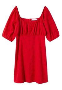 Robe en coton rouge avec des manches courtes bouffantes, un col carré et une texture florale. Avec une fermeture éclair à l'arrière, sa longueur arrive aux genoux.