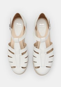 Bata Balerinke s trakom oko gležnja - bianco