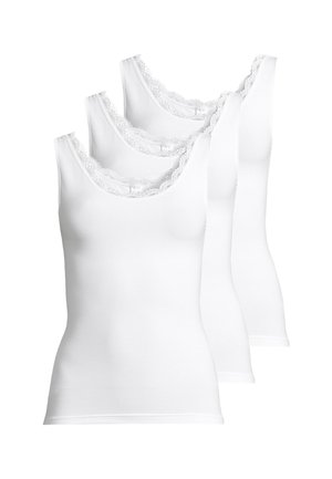 Drei weiße Tanktops aus geripptem Stoff mit Spitzenbesatz am Ausschnitt. Jedes Top hat breite Träger und ein enges Design.