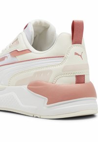 Puma SNEAKERS - Sportcipő - frosted ivory white deeva peach island pink