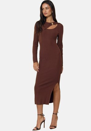 Lipsy, KNITTED CUT OUT DETAIL MIDI DRESS - Etuikleid - chocolate brown