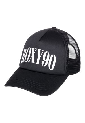 Casquette trucker en maille noire avec une visière incurvée, arborant en lettres blanches audacieuses le texte "ROXY90" sur le panneau avant.