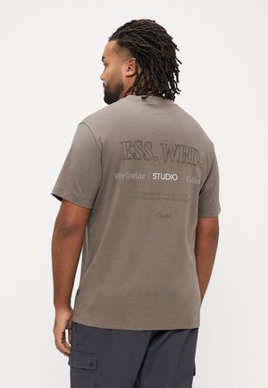 Jack & Jones URBAN EDGE STUDIO TEE - T-shirts med print - bungee