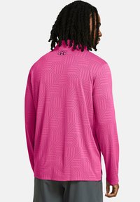 Under Armour TECH VENT GEOTESSA - Pikkade varrukatega topp - astro pink