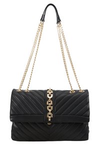 Černá prošívaná kožená kabelka se zlatými řetízkovými popruhy a dekorativní zlatou sponou na předním klopě.