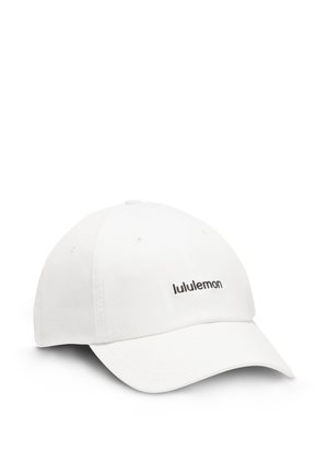 Cappellino da baseball bianco con visiera curva, composto da sei pannelli e logo "lululemon" nero ricamato al centro anteriore.
