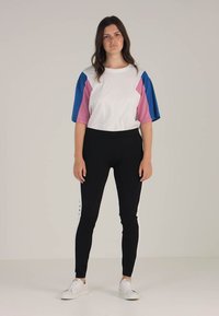 Urban Classics Legíny – nohavice - black/white