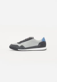 Unselected, medium grey
