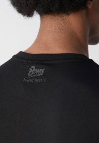 Antony Morato REGULAR FIT AND FLOCK - Camiseta estampada - black