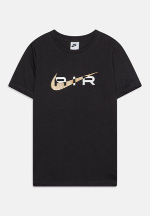 T-shirt noir à manches courtes Nike avec logo Nike swoosh doré et le mot "AIR" imprimé sur la poitrine.