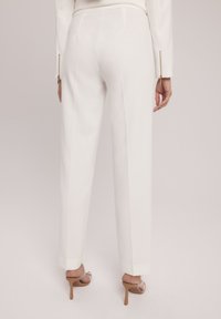 Makalu - Spodnie materiałowe