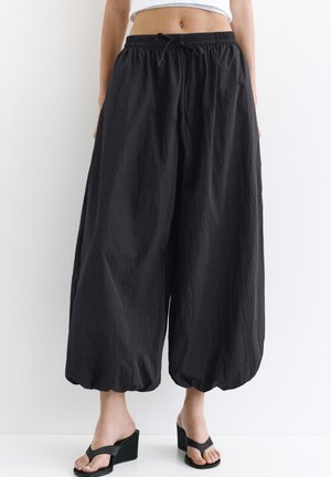 PULL&BEAR Pantalon classique - black