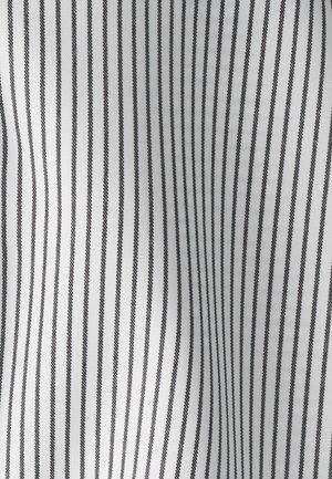 WILLA HUGH LAYERED  - Haljina-majica - white stripe