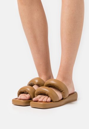 BILLIE - Muiltjes - biscuit