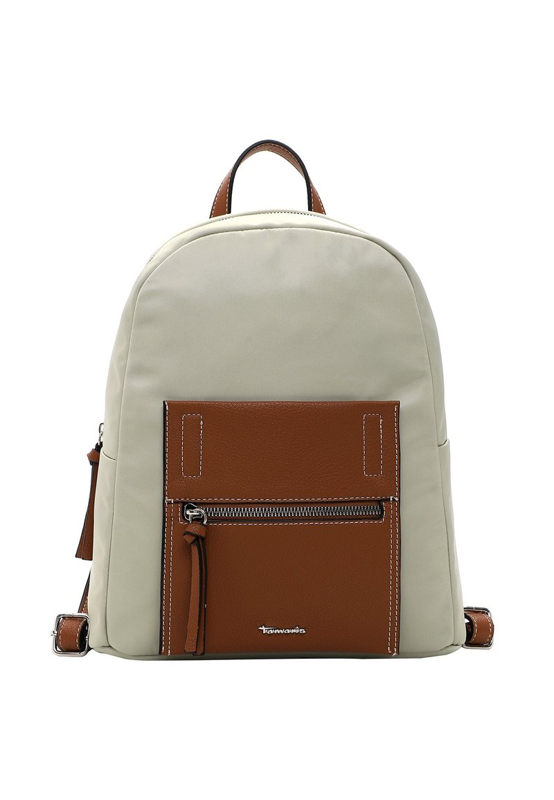 Helle beigefarbene Rucksack mit einer vorderen Tasche aus braunem Leder, Tragegriff oben und verstellbaren Schulterriemen. Verfügt über ein Reißverschlussfach und kontrastierende Nähte.