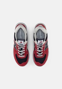 New Balance ML574 UNISEX - Sapatilhas - red
