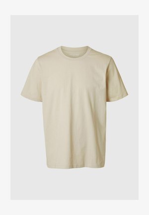 Beige bomull t-skjorte med klassisk rund hals, korte ermer og avslappet passform. Glatt tekstur, uten synlige mønstre eller detaljer.