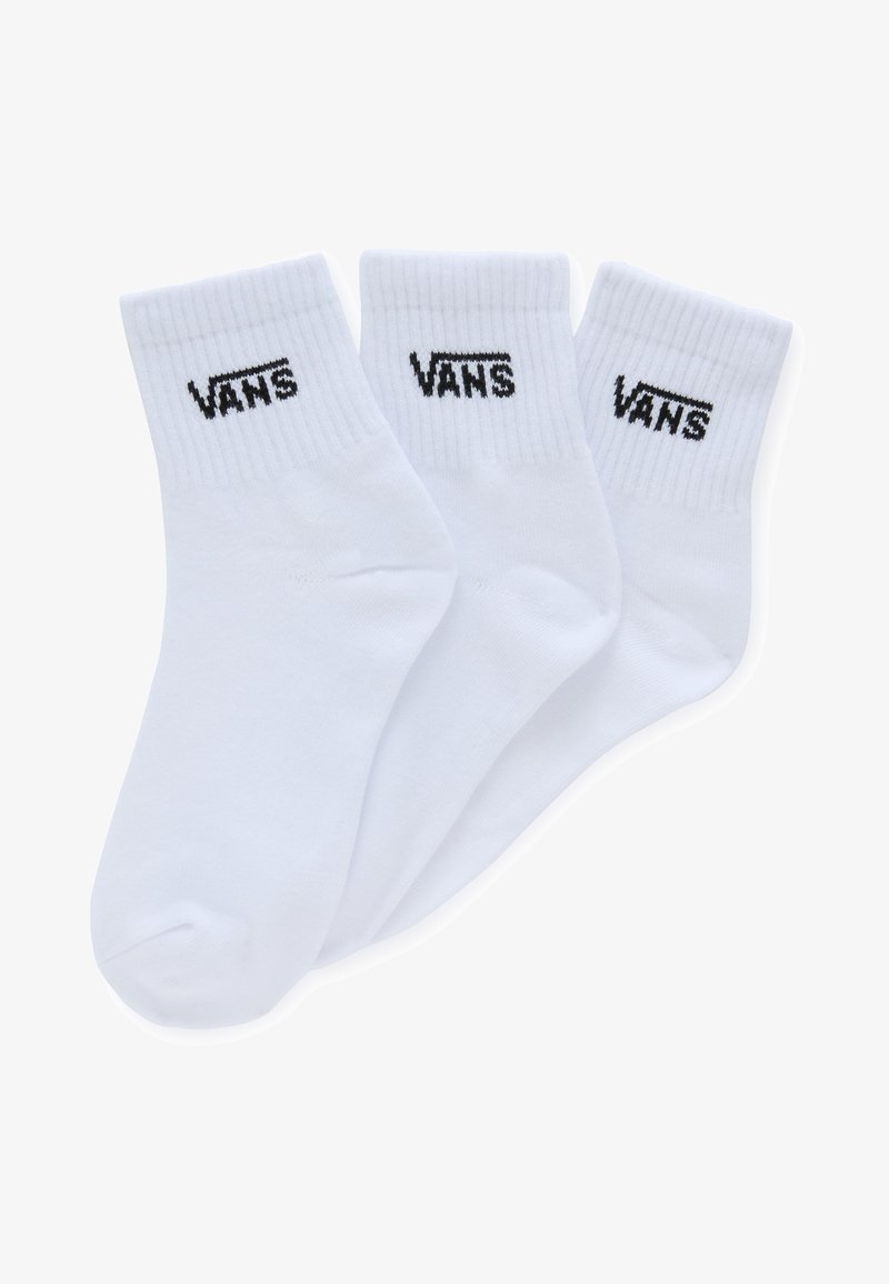 Calcetines blancos de crew con puños acanalados, que presentan un logo negro de "VANS" impreso en el frente. Conjunto de tres pares. Material suave de mezcla de algodón.