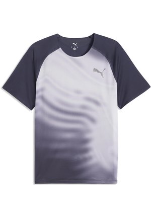 Sportst-shirt med korte ærmer med mørke ærmer, gradueret lys til mørk krop og Puma-logo på brystet.