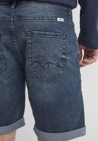 Blend BHDENIMSHORTS SLIM/ REGULAR FIT - Farkkushortsit - denim dark blue