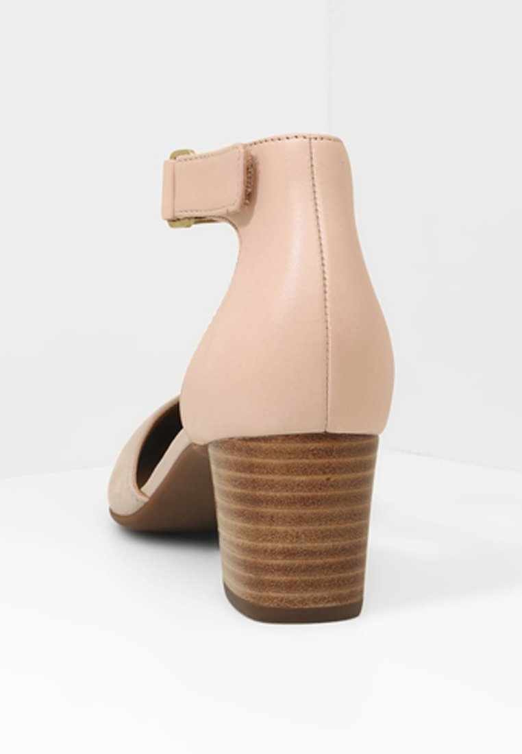 clarks un cosmo strap